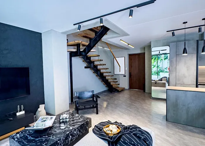 Superior Luxury Loft With Working Desk, Instagramable Pool